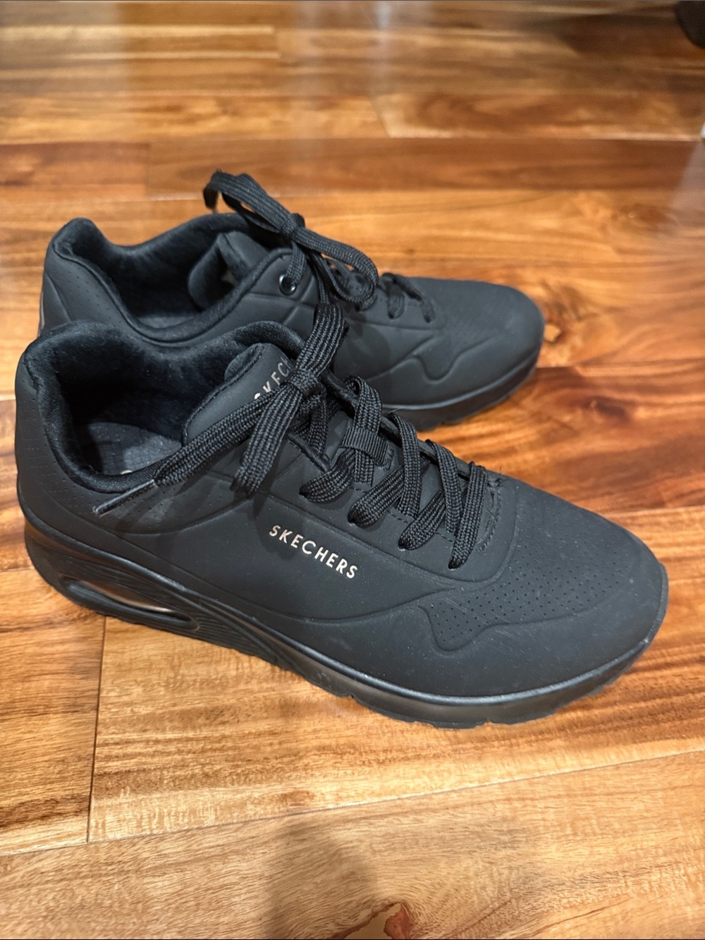 Skechers Women All-Black Casual Comfort Sneakers